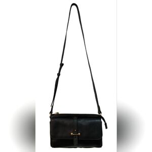 SHIPS FREE!! Vince Camuto Black Leather Shoulder Crossbody Bag